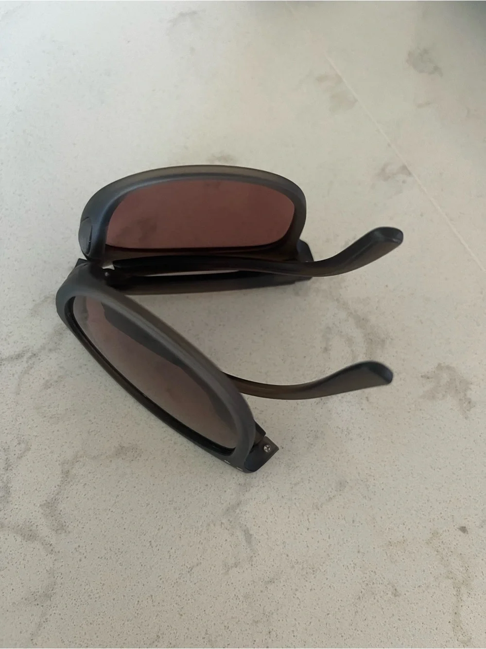 Gonggar stylish compact